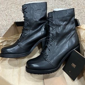 NIB Frye Black Karen Combat Lace Up Leather Boot, Block Heel, Sz 7.5, Retail 298